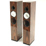 Paire d'ébénisteries finition rosewood brillant (avec grilles) pour kit SB Acoustics Arya