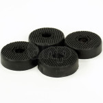 Lot de 4 pieds caoutchouc noir pour enceinte, diamètre 38.65 mm, épaisseur 20 mm, avec insert acier pour maintien mécanique